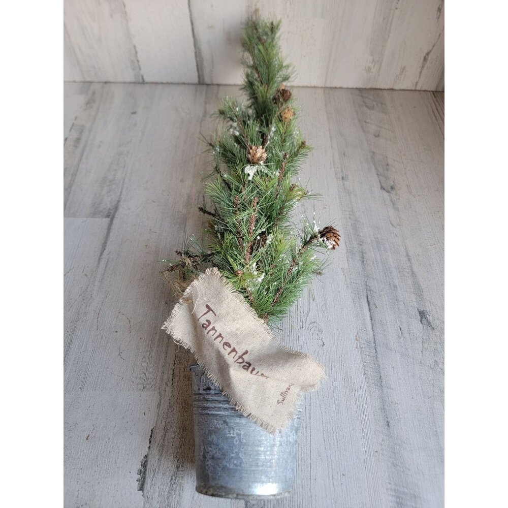 Tannenbaum Sullivans pinecone xmas tree decor